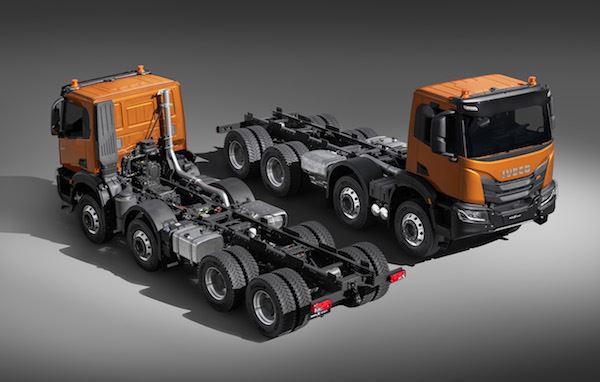 IVECO showcases new IVECO X-WAY and ready-built Daily Driveaway scheme at TipEx 2021